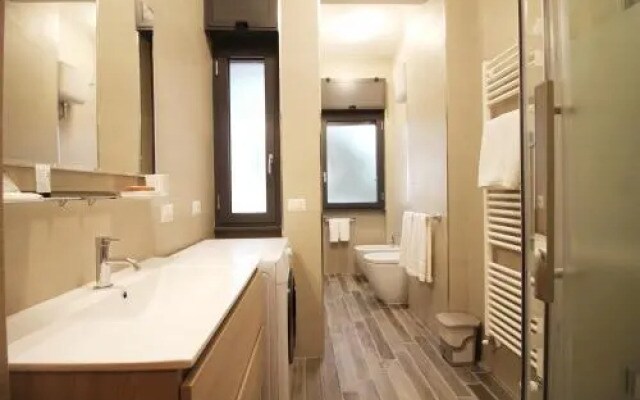 Eur Bright Spacious terraced Apartment