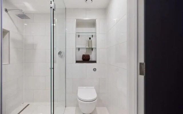 The Westbourne Park Place - Elegant 3bdr Flat