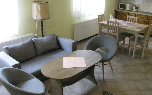 Modern Apartment in Carlsbad With Garden