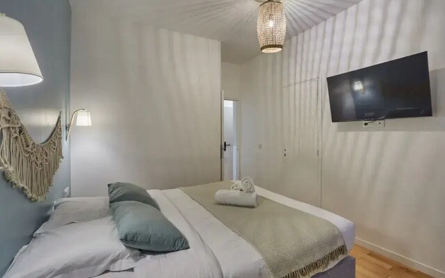 Apartment Located in the Center of Paris