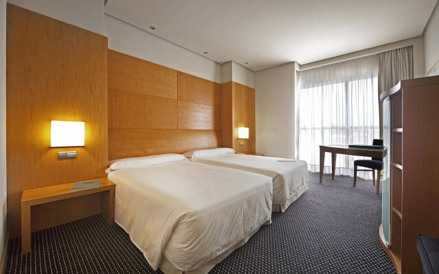 Отель Eurostars Puerta Madrid