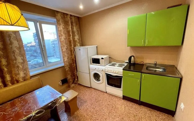 Home Hotel Stroiteley 79