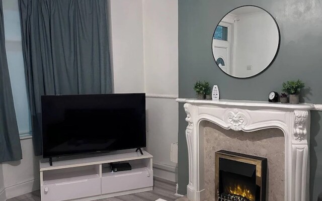 Spacious 3-bed Home at the Heart of Sheffield S2