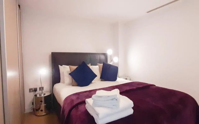 Comfy Studio with Balcony in Heart of Shoreditch