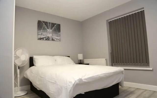 Room in House - A A Guest Room8