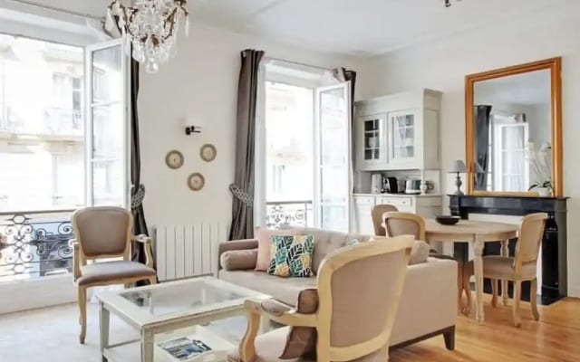 Eiffel Market Charming 2 Bed Apt Near Invalides