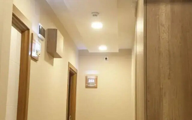 Destinia Pera Suites