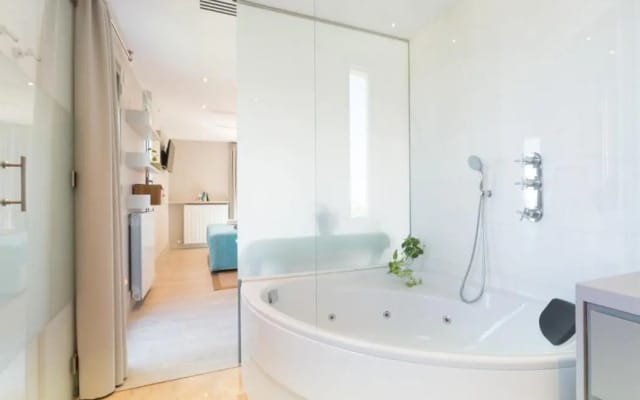Kronos on the beach Suite 4