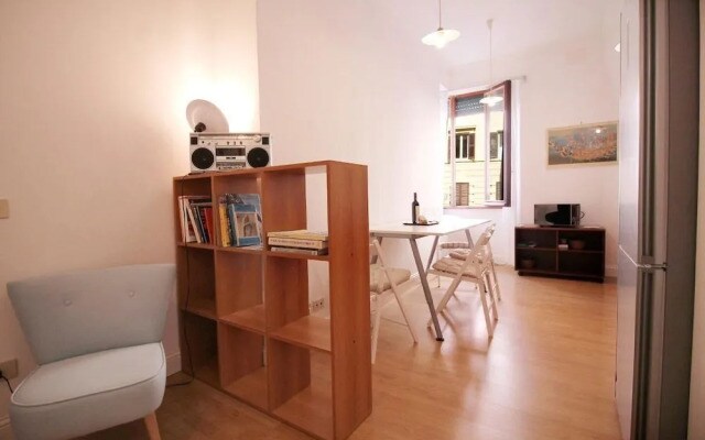Spacious Apt Steps away from the Vatican