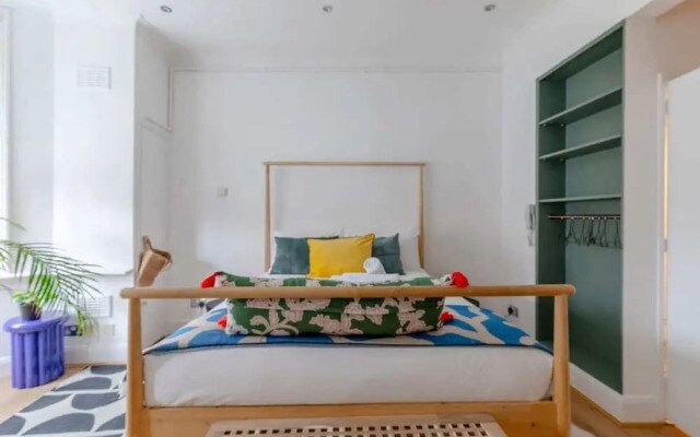 Central & Charmingly Curated 1BD Wifi Fulham