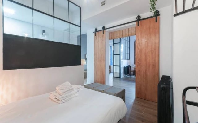 Amazing One Bed Apartment, Sleeps 4 in Madrid