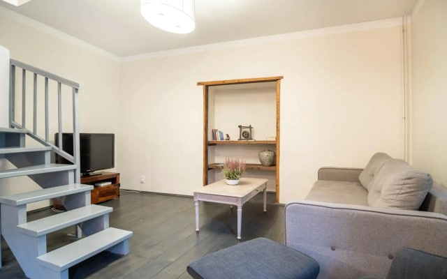 Dream Stay - Bright 2-Bedroom 2-Floor Old Town Apartment