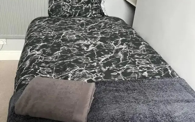 Lovely 2-bed House in Liverpool