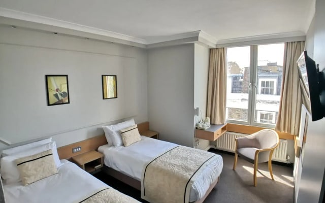 Lancaster Hall Hotel