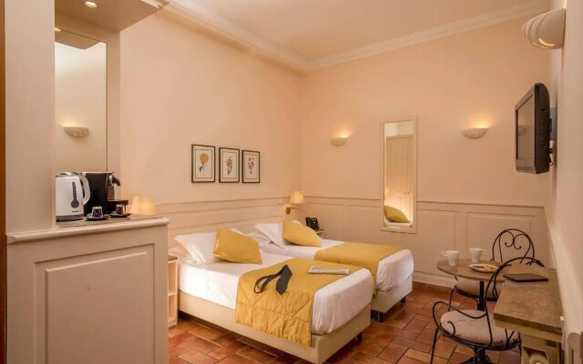 Aenea Superior Inn