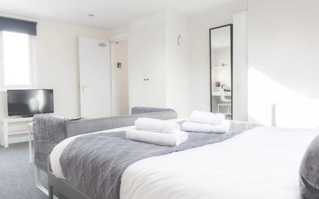 Platinum SA - Sefton Suites