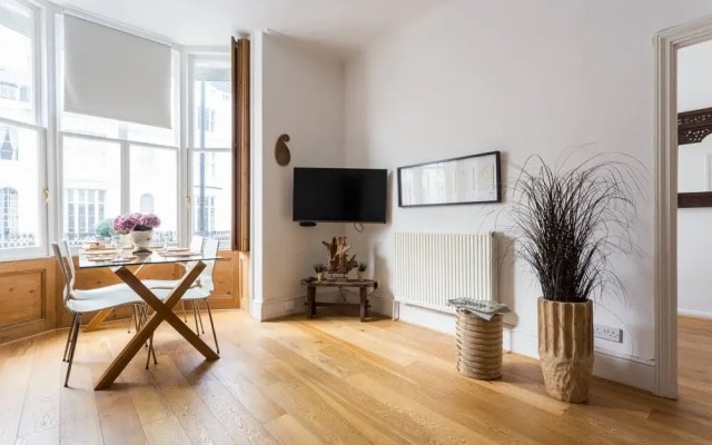 Bright and Beautiful 2 Bed Flat Near Hyde Park