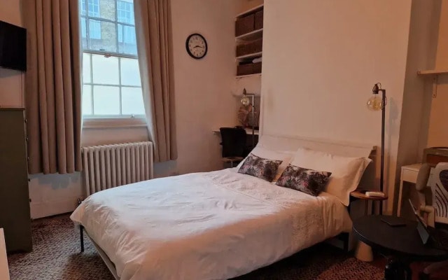 Charming 1-wall Bed Comfortable Studio in Nwlondon