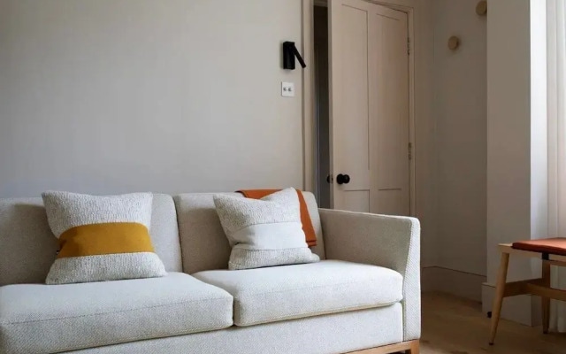 Luxury 3 Bed Canal House, Little Venice
