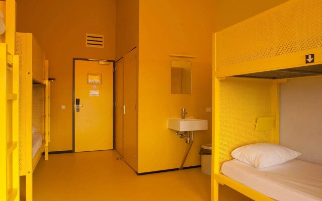 WOW Hostel Amsterdam