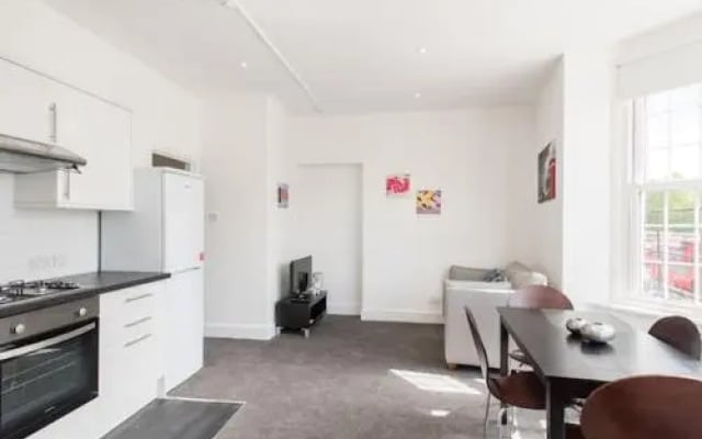 Kennington Apartment A/Apartment