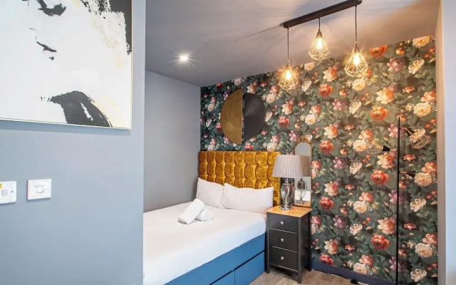 Bright and Spacious Studio in Sheffield Centre