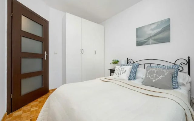 Bukowińska Apartment Warsaw by Renters