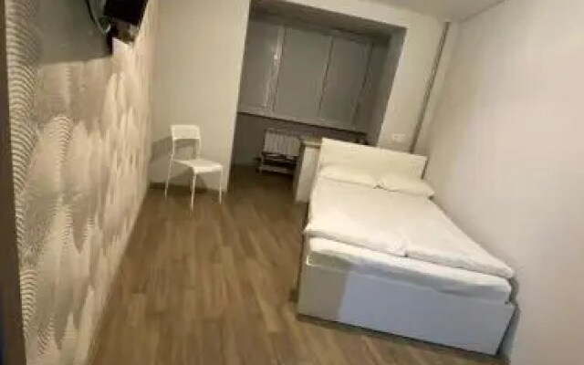 Cm's Hotel