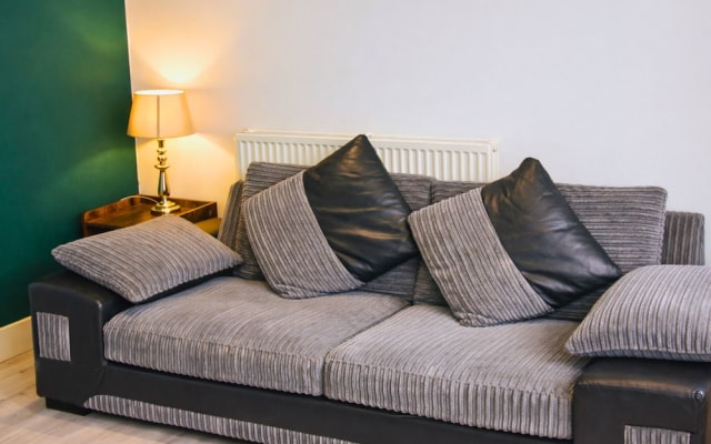 Pitchside Quarters sleeps 7