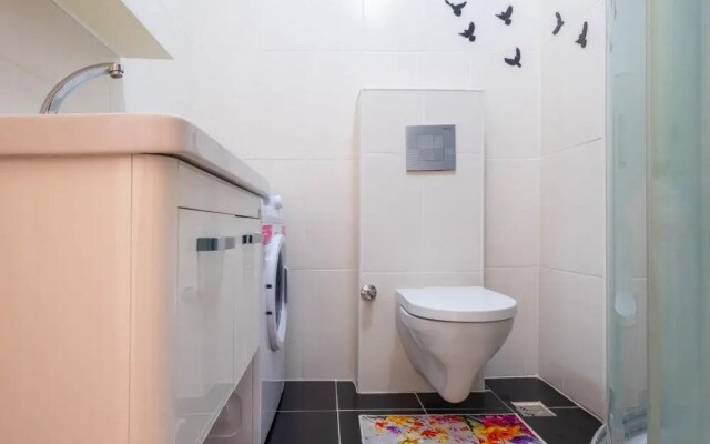 Stylish Studio Flat with City View in Atasehir