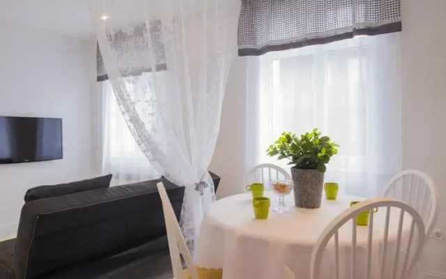 Rose Apartment