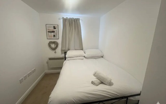 Stylish 2 - Bed Manning Gardens