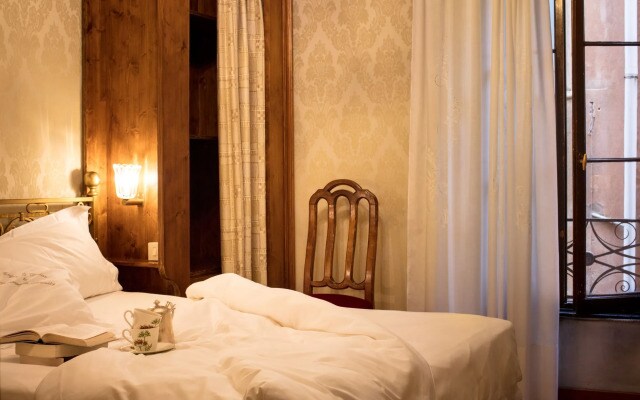 Hotel Flora