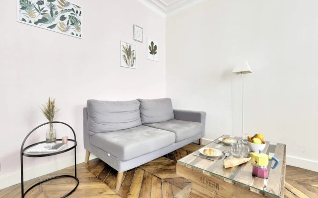 Classy and Cosy 1-bedroom Ensuite, 2min Walk From Cadet Metro