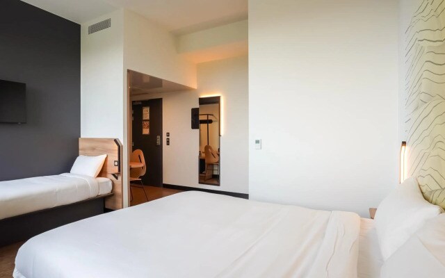 B&B HOTEL Paris Porte d'Orléans