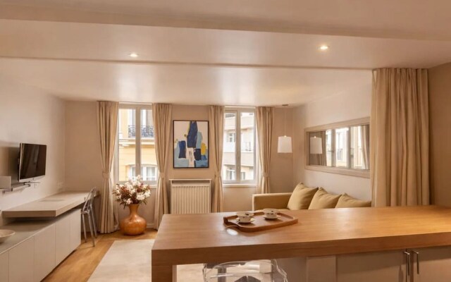 1532 Mouffetard