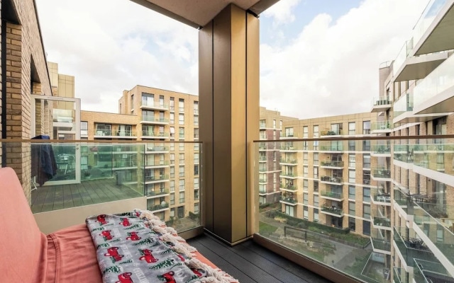 Modern Cozy Kingston Flat, 5 Mins to Train Station