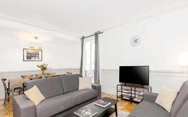 Livinparis - Luxury 4 Bedrooms Opera Lafayette II