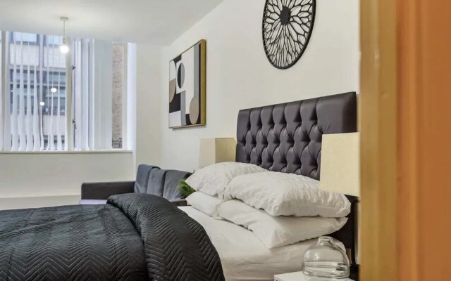 Contemporary Apartment - Liverpool