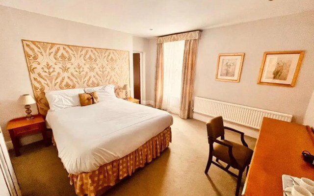 Crown Hotel - Stone (Near Stoke-On-Trent) by OYO