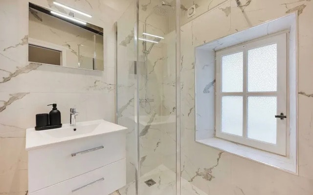 Charming Duplex in Marais for 2 People