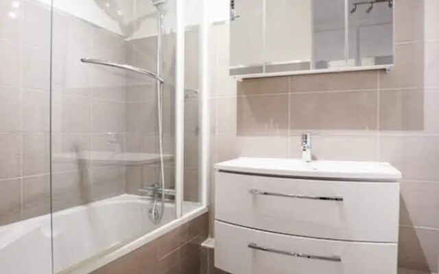 Charming Apartment Near Montparnasse