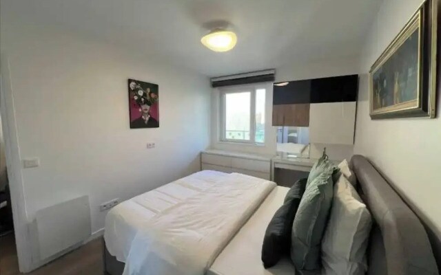 Flat With Balcony 4p/1bdr Near La Defense
