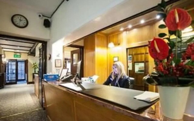Warren Lodge Hotel