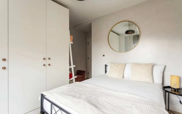 Cosy 2-bed Flat in Vibrant Acton!