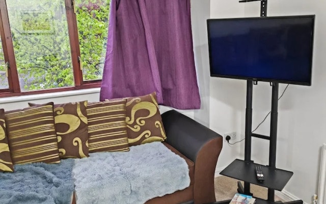 1-bed Apartment in Croydon -free Parking, Wifi
