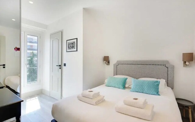 Amazing 2bd/6p apt With A/C - Bastille
