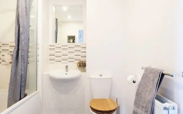 A Charming and Luxurious 2BR Flat on Walthamstow