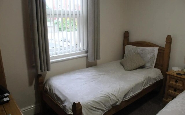 Oakwell Guest House