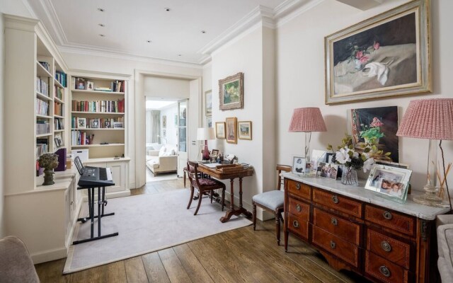 Exceptional 4-bed house right by Battersea Park